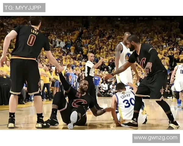 勇士与骑士首场对决精彩回顾与赛后分析