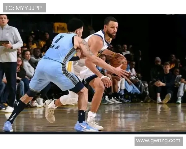 勇士与灰熊季后赛第六场激战回顾与精彩瞬间分析