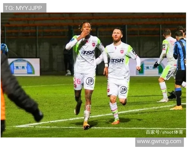 瓦朗谢与亚眠的激烈对决解析及比赛前瞻展望