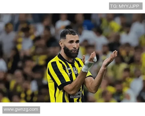 本泽马在足球界的传奇之路与未来发展展望