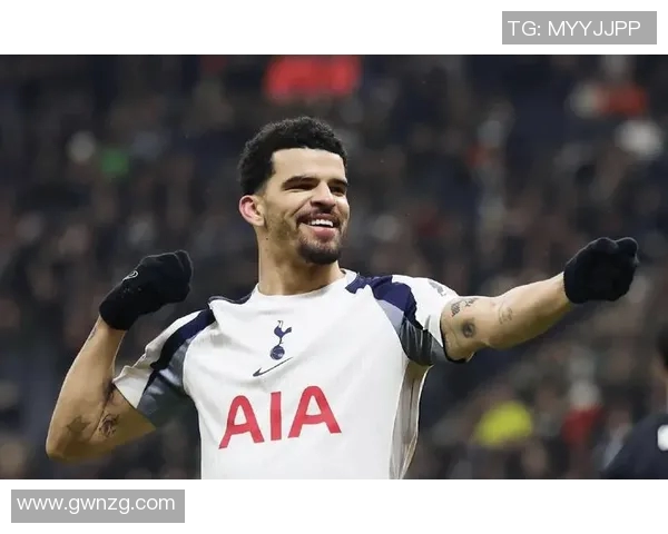 曼联与曼城历史交锋回顾与分析揭示宿敌对决的精彩瞬间与战绩